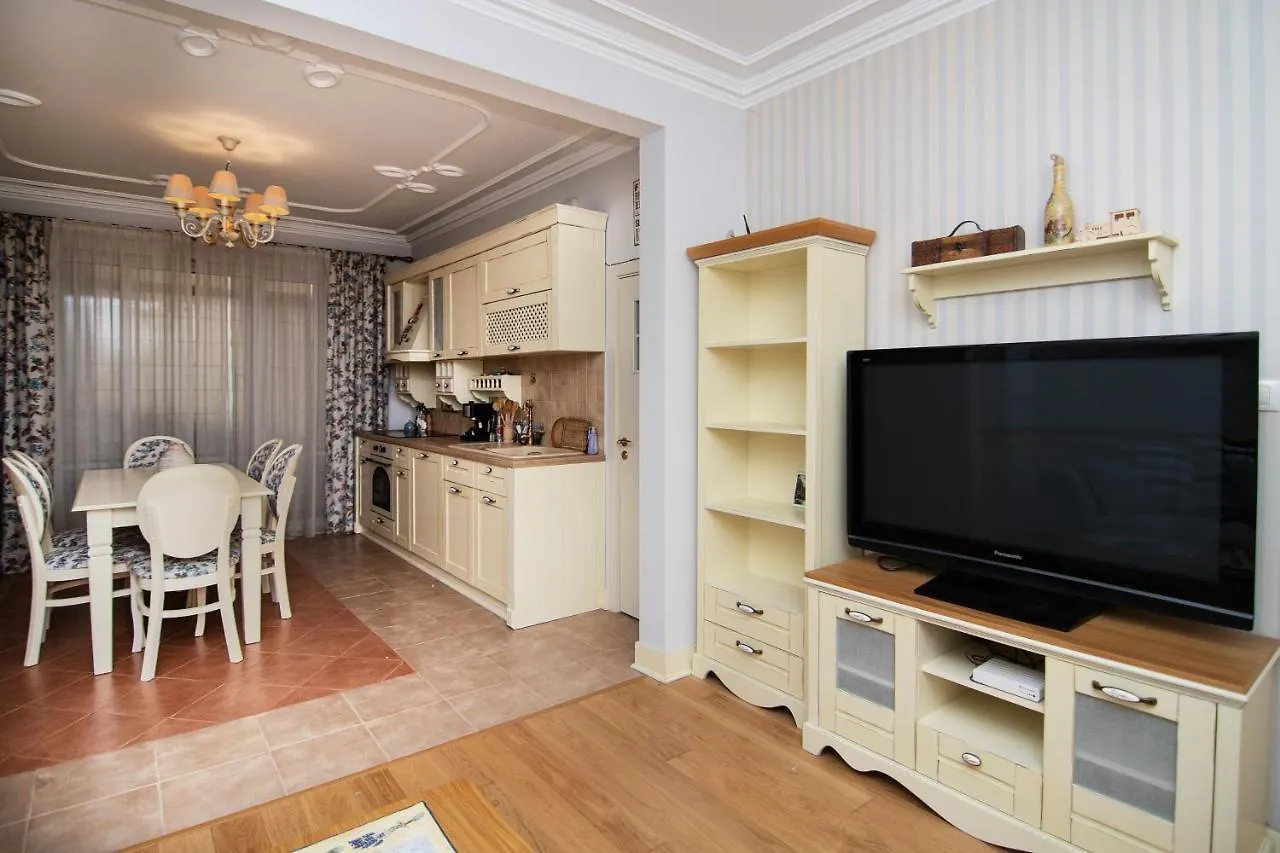 Cozy Central Flat In Varna Downtown Apartment